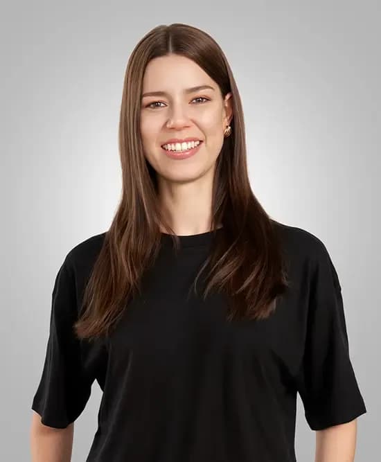 Porträt von Marianna, Kreativdesignerin und Kommunikationsdesignerin bei Visual Conversion